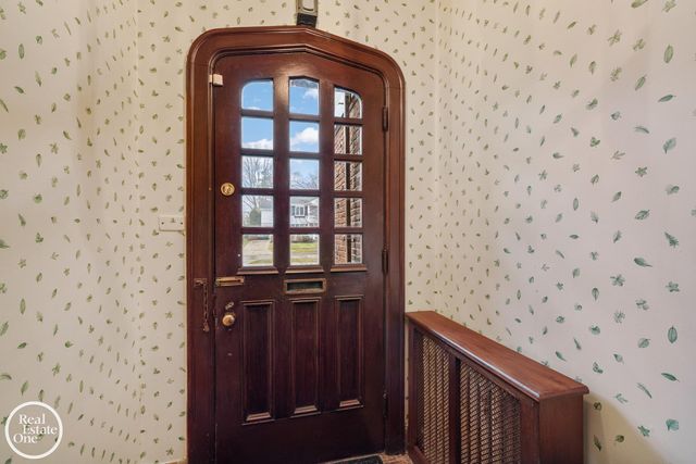 467 University Place, Grosse Pointe, MI 48230