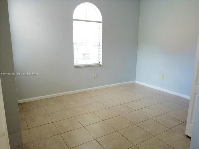 3910 NE 10th Dr, Homestead, FL 33033