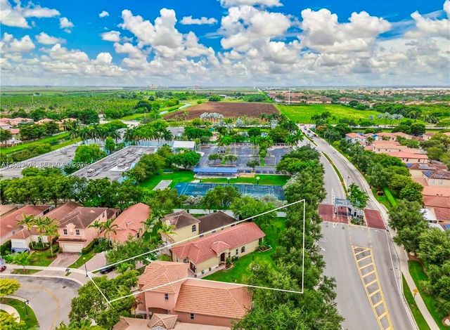 3910 NE 10th Dr, Homestead, FL 33033