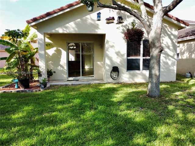 3910 NE 10th Dr, Homestead, FL 33033