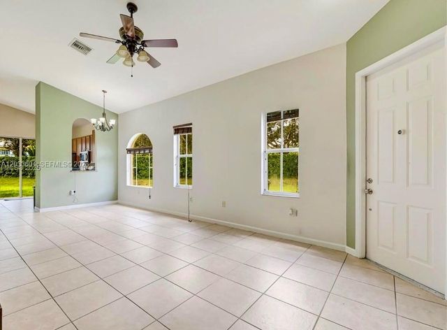 3910 NE 10th Dr, Homestead, FL 33033