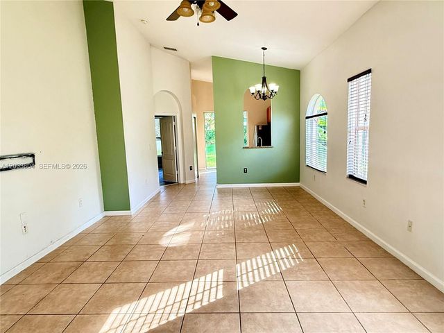 3910 NE 10th Dr, Homestead, FL 33033