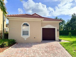 3910 NE 10th Dr, Homestead, FL 33033