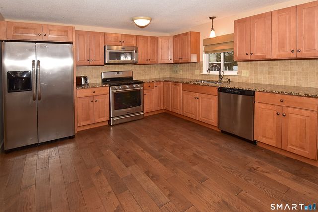 49 Cliffside Drive B, Manchester, CT 06042