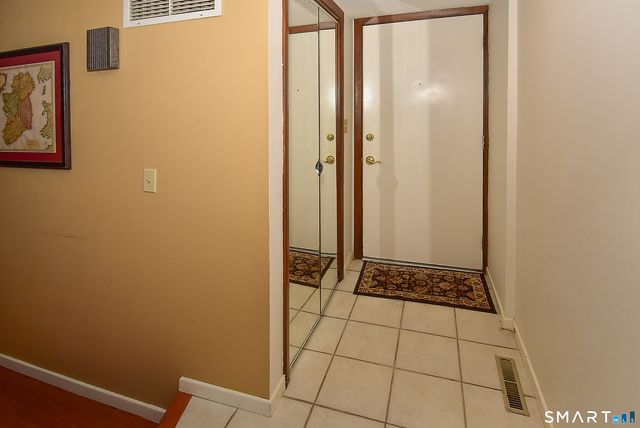 49 Cliffside Drive B, Manchester, CT 06042