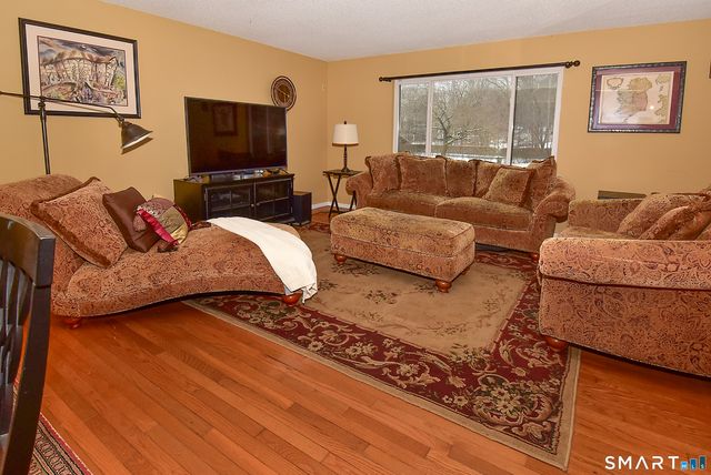 49 Cliffside Drive B, Manchester, CT 06042