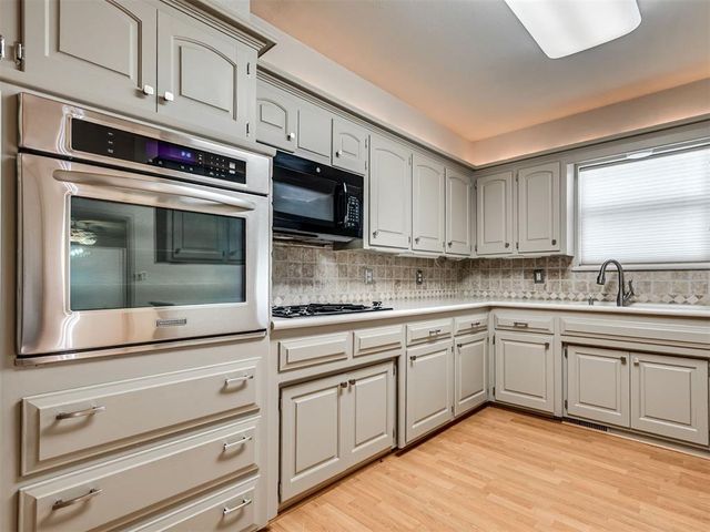 2513 S Berry Road, Norman, OK 73072