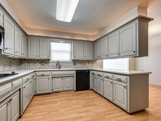 2513 S Berry Road, Norman, OK 73072