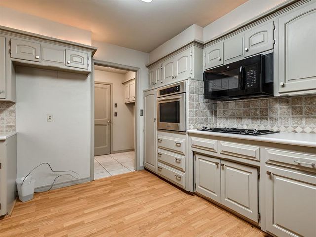 2513 S Berry Road, Norman, OK 73072