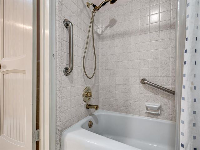 2513 S Berry Road, Norman, OK 73072