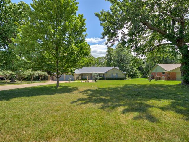 2513 S Berry Road, Norman, OK 73072