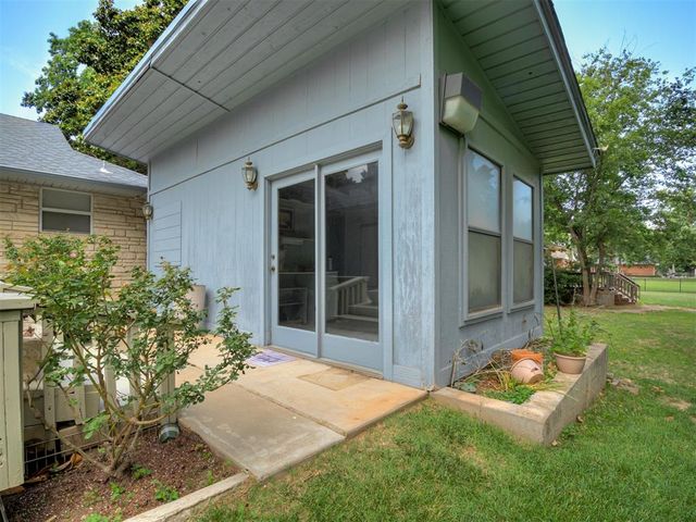 2513 S Berry Road, Norman, OK 73072
