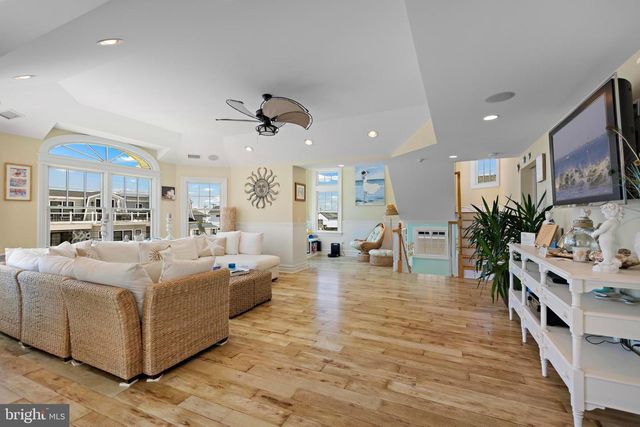 23 E 42ND ST, Long Beach Township, NJ 08008