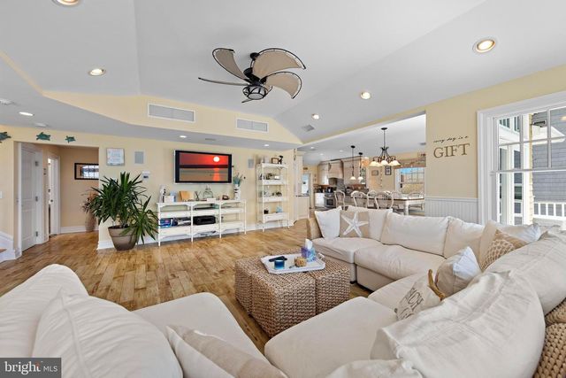 23 E 42ND ST, Long Beach Township, NJ 08008