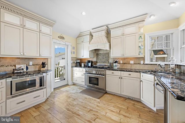 23 E 42ND ST, Long Beach Township, NJ 08008