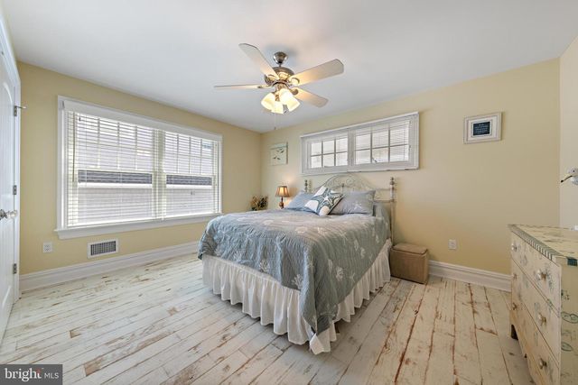 23 E 42ND ST, Long Beach Township, NJ 08008