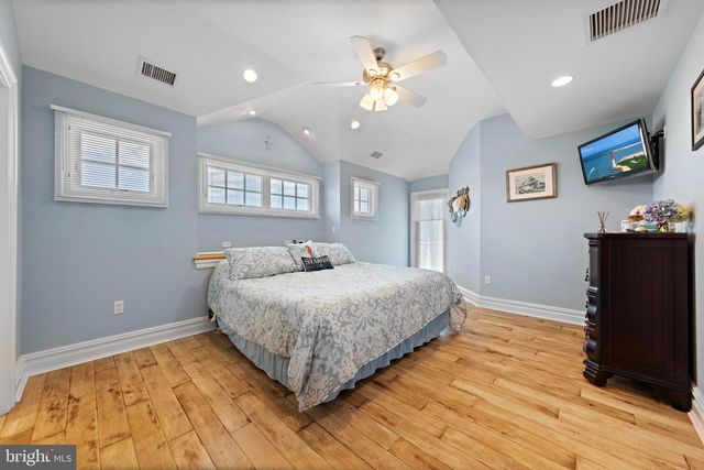 23 E 42ND ST, Long Beach Township, NJ 08008