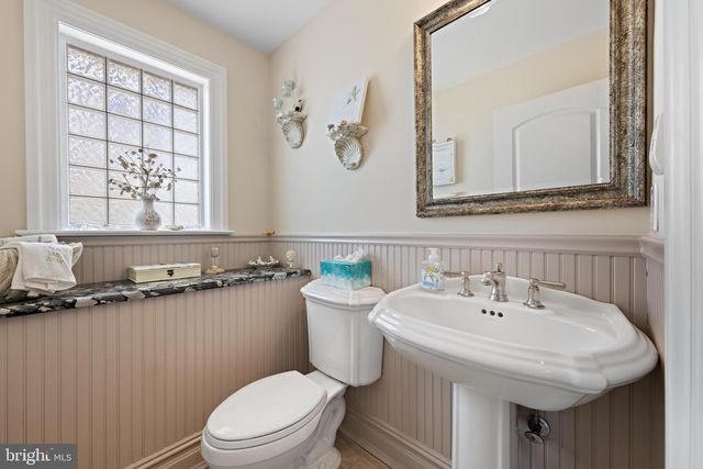 23 E 42ND ST, Long Beach Township, NJ 08008