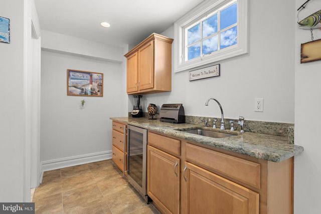 23 E 42ND ST, Long Beach Township, NJ 08008
