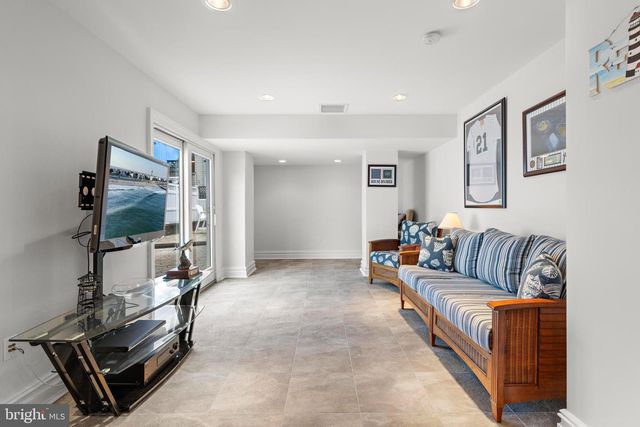 23 E 42ND ST, Long Beach Township, NJ 08008
