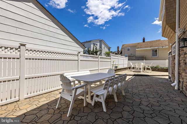 23 E 42ND ST, Long Beach Township, NJ 08008