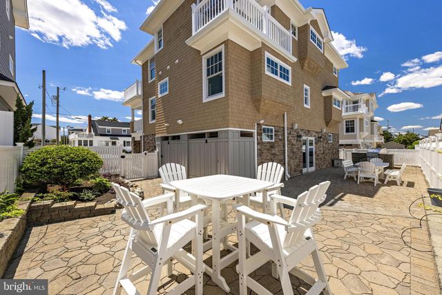 23 E 42ND ST, Long Beach Township, NJ 08008