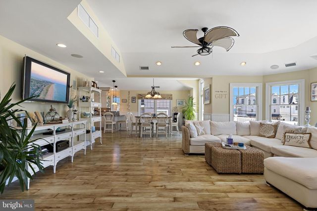 23 E 42ND ST, Long Beach Township, NJ 08008