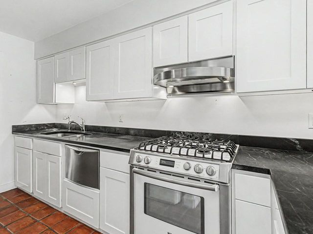 545 S Prospect St Unit 30, Burlington, VT 05401