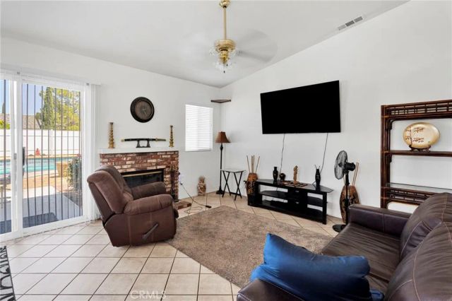 13863 Coachella Road, Apple Valley, CA 92307