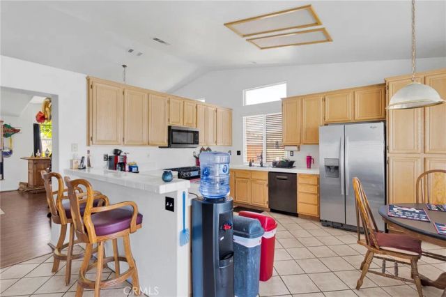 13863 Coachella Road, Apple Valley, CA 92307
