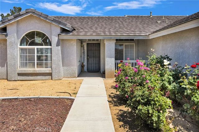13863 Coachella Road, Apple Valley, CA 92307