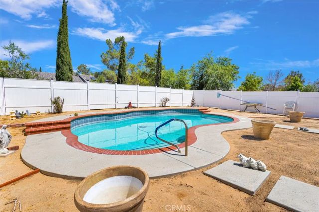 13863 Coachella Road, Apple Valley, CA 92307
