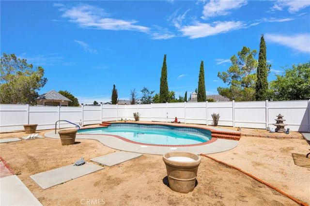 13863 Coachella Road, Apple Valley, CA 92307