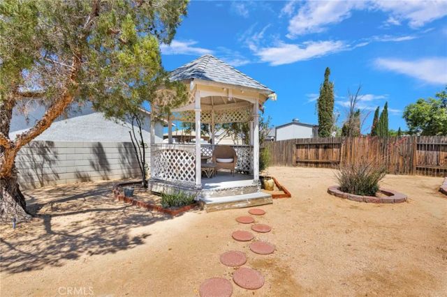 13863 Coachella Road, Apple Valley, CA 92307