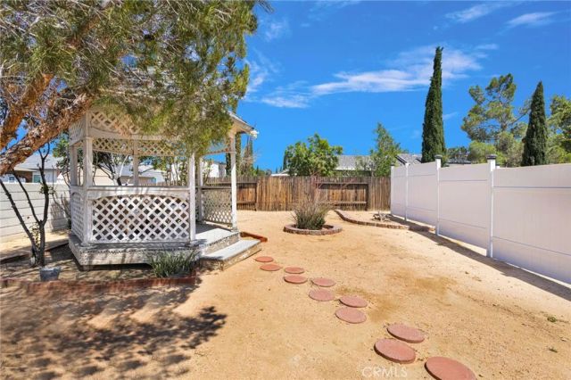 13863 Coachella Road, Apple Valley, CA 92307