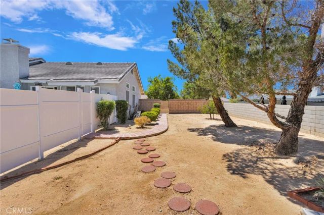 13863 Coachella Road, Apple Valley, CA 92307
