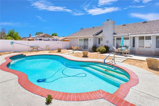 13863 Coachella Road, Apple Valley, CA 92307