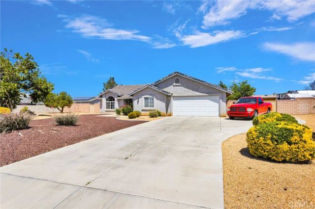 13863 Coachella Road, Apple Valley, CA 92307