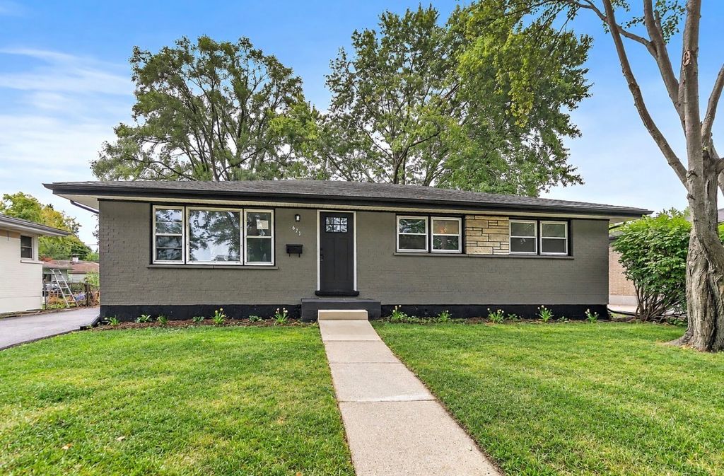 671 W Saint Aubin Drive, Addison, IL 60101 — exterior
