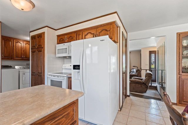 2218 TOWN HALL ROAD, Green Bay, WI 54311