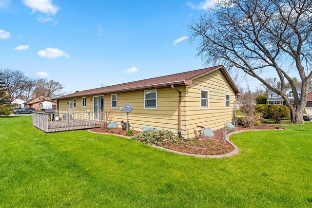 2218 TOWN HALL ROAD, Green Bay, WI 54311