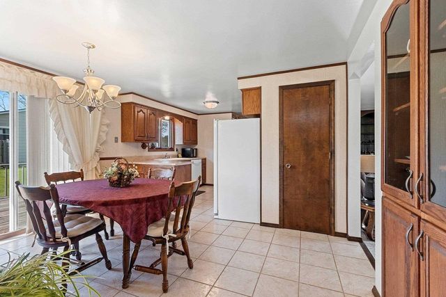 2218 TOWN HALL ROAD, Green Bay, WI 54311