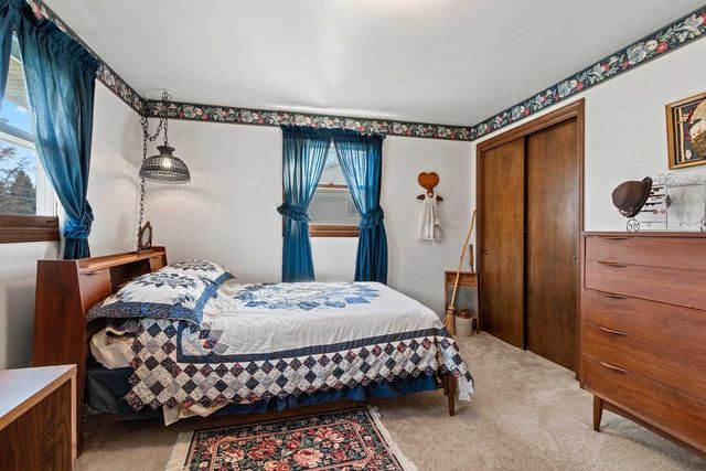 2218 TOWN HALL ROAD, Green Bay, WI 54311