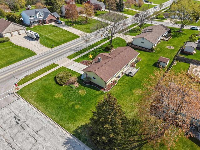 2218 TOWN HALL ROAD, Green Bay, WI 54311