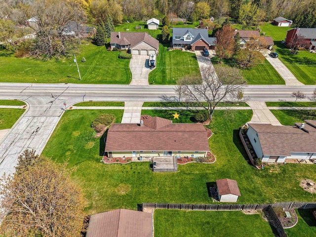 2218 TOWN HALL ROAD, Green Bay, WI 54311