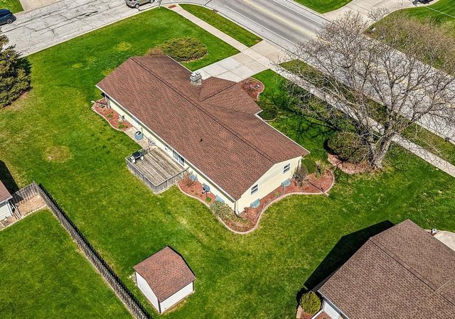 2218 TOWN HALL ROAD, Green Bay, WI 54311