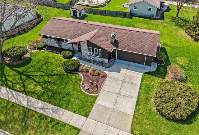 2218 TOWN HALL ROAD, Green Bay, WI 54311