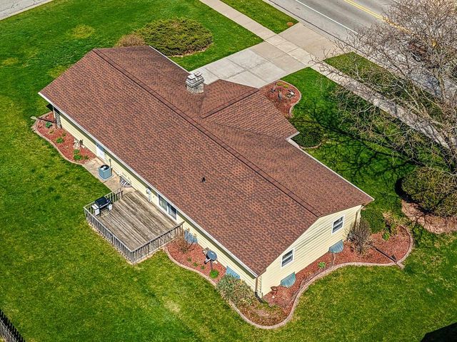 2218 TOWN HALL ROAD, Green Bay, WI 54311