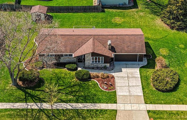 2218 TOWN HALL ROAD, Green Bay, WI 54311