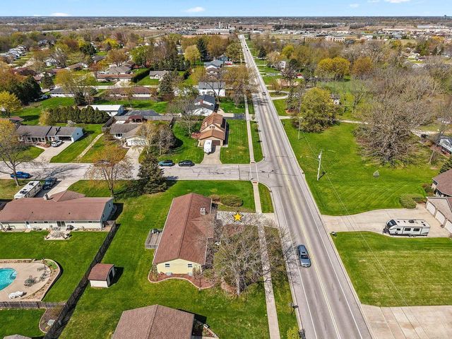 2218 TOWN HALL ROAD, Green Bay, WI 54311